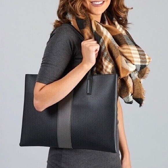 VINCE CAMUTO Luck Vegan Pebbled Leather Tote Bag w/Colorblock Stripe - Picture 3 of 13